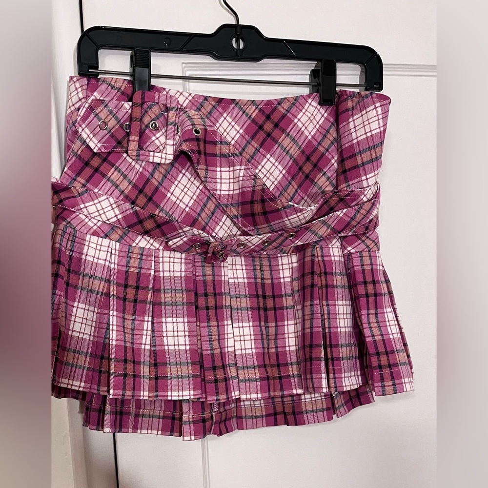 NWT - Buckle Accented Purple Plaid Pleated Miniskirt w Shorts - L